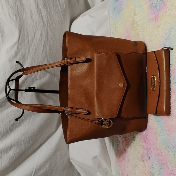 Authentic Michael Kors Jet Set Tote & Matching Wallet - Picture 1 of 16